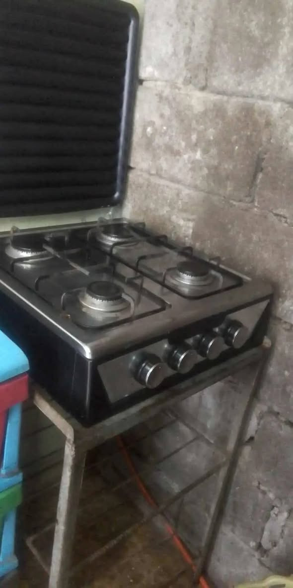 طباخ 4اعيون منضدي نظيف مابي اي عيب ونارو زرقة كلش نظيف مع القاعدة ب60 وبي مجال مكانو حي القدس


**إذا كنت صاحب هذا الإعلان وتريد حذفه لأي سبب، رجاءا أرسل رسالة إلى الدعم الفني**