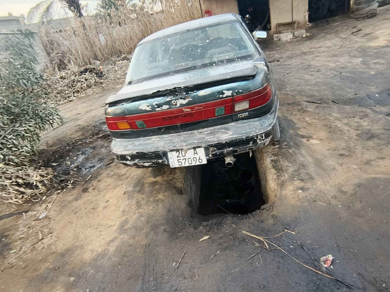 السلام عليكم كيه سيفيا مديل ٩٣سياره بلاد داخل حلو كير محرك باتري جديد البارحه شديته سياره خير من الله رقم ديالى جديد إنكليزي سنويه 30السعر 19بيها مجال قليل 
متواجد خاص وهاذ رقمي***********
