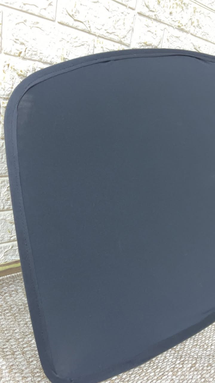 سلام ؏ـليكم عندي بردات كورلا كويتي اصلي تعتيم ١٠٠٪؜ تخم كامل خمس قطع للبيع رايدهن ب ٥٠ الف مكاني بصرة  
***********
