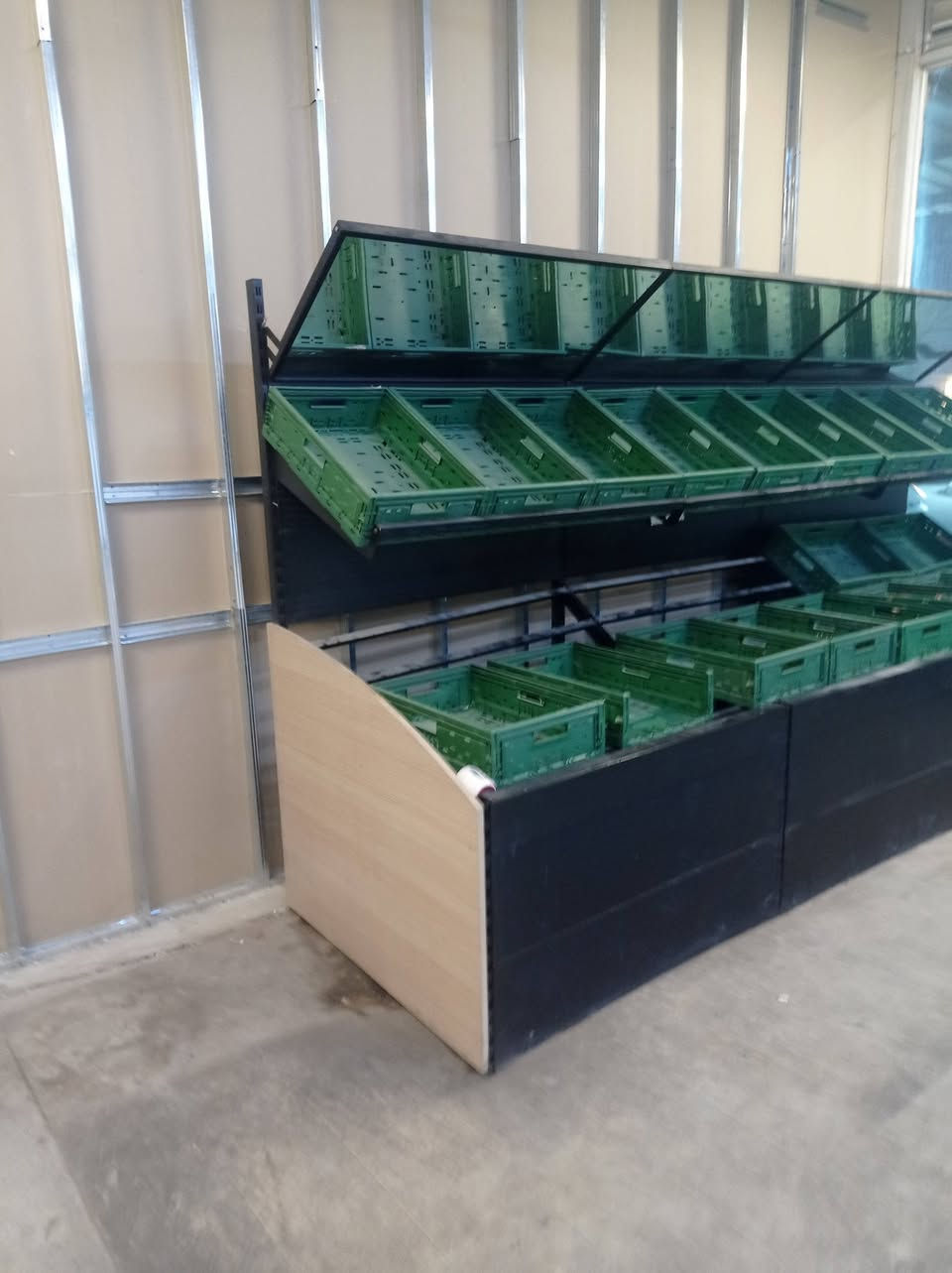 عارضة مخضر نظيفة حالة الجديدة بسعر مناسب
التواصل
***********
***********
