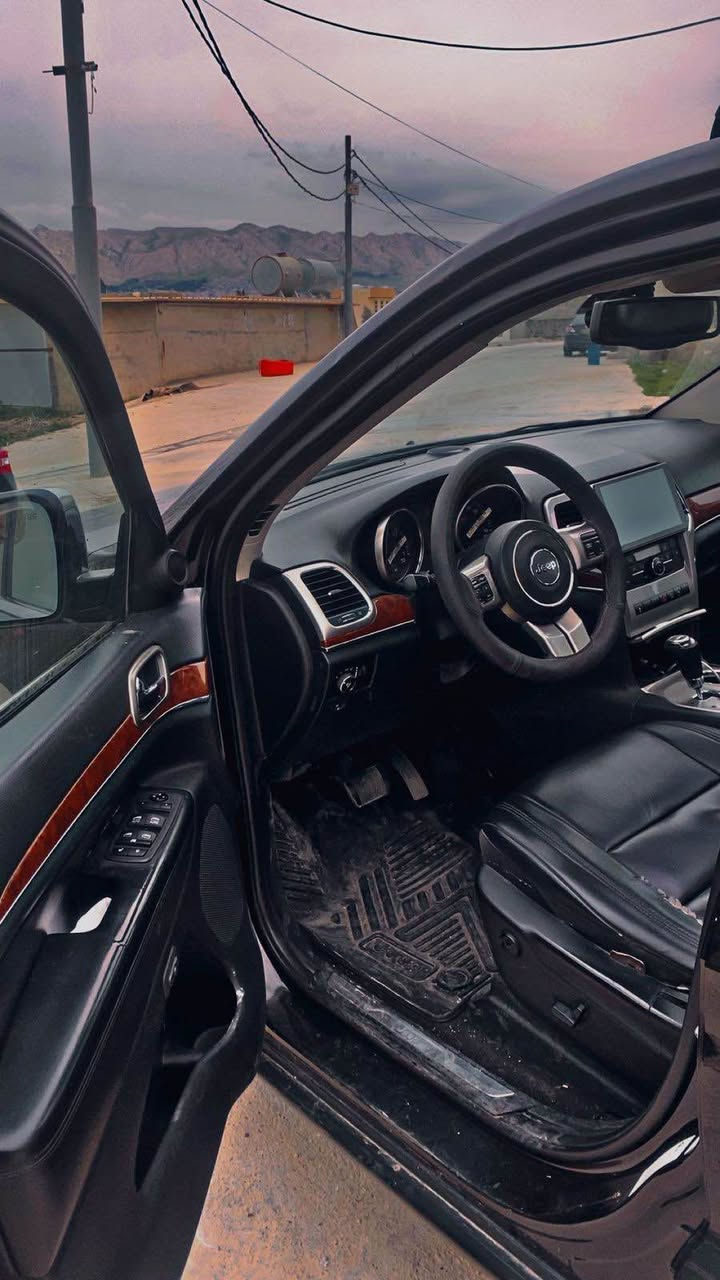 جيب ٢٠١٣ فول فول بانوراما كشن جلد بصمه شغال 
١ قطعه صبخ ٢٥ ورقه غرامات ينزل من سعر سعر١٦٢ورقه *********** مكان دهوك دهوك, العراق
