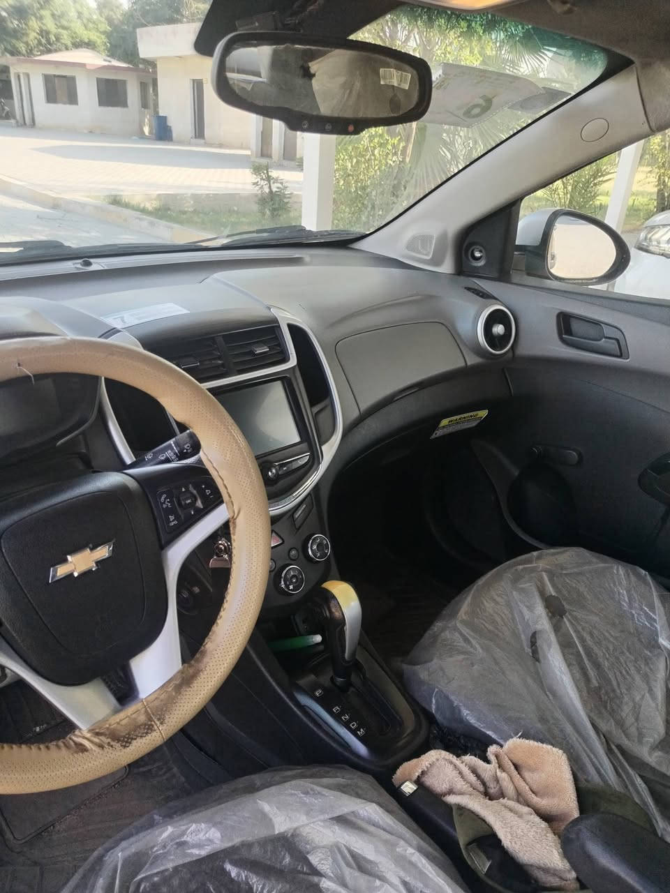 للبيع شوفر سونك مديل ١٧ وارد أمريكي حادث بنيد وبالعراق طخه بسيطه موضحه يحتاج ترتيب نقص تبريد. مكان بغداد. مكينه بالجيس جديده ترايك بصره سعر ٥٨
***********
