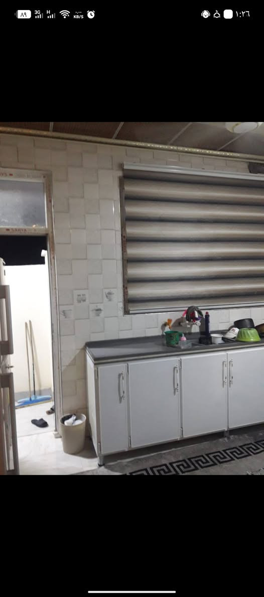 السلام وعليكم دار سكن مساحة ١٠٠ متر مربعة ١٠ في ١٠ طابقين للبيع بناء حديث ٤غرف نوم وصحيات وستقبال ومطبخ في التحرير القادة الاتصال ***********
