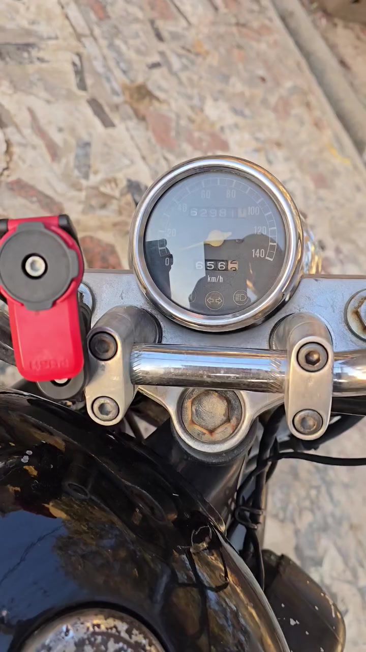 السلام عليكم
للبيع ياماها فيراكو ربع  موديل٩٩ يمكن مكينه مجفته جديد دراجه نضيفه كلش ما ناقصه شي  العنوان بغداد البلديات 
متواجد واتس اب 
***********
السعر ٨٠٠ وبيه مجال قليل
