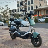 دراجة كهربائية • تحتاج بطاريات • شغالة