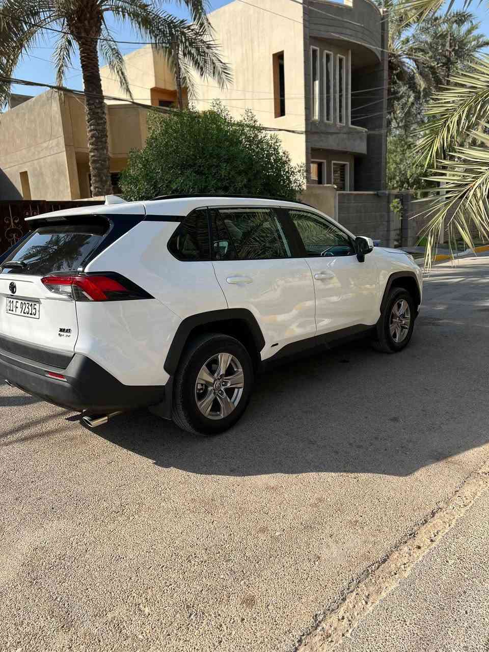 السلام عليكم عضم الله لنا ولكم الاجر 
للبيع RAV4 XLEموديل 2025 هايبرد وارد امريكي حادث دعامية اماميه فقط ورصعه صغيرة بلصندوق لخلفي بسيطه جدا ماشية 15الف وقابل للزيادة السيارة بحاله الوكاله دهن مبدل جديد وفلاتر هايبرد السيارة جاهزة عل اخر 
مواصفات 
فتحة سقف✅
اشاير بلمري✅
تدفئة بلكشنات ✅
هيتر بلستيرن✅
صندوق كهرباء✅
اوتو هولد ✅
رادار امامي +خلفي✅
نقاط عمياء✅
كرسي كهرباء ✅ 
وبعد معرفة بقية المواصفات الي بيها هاذ رقم الشاصي (4T3RWRFV5SU197713) عنواني زعفرانية شارع الزوراء السعر 275$وبيها مجال بسيط رقمي (***********)متواجد واتساب
