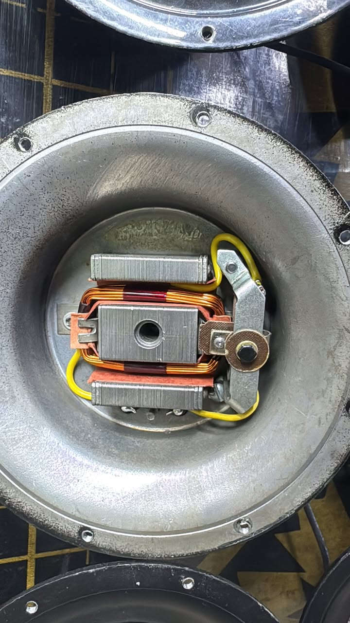 سلام عليكم
هورنات ايراني سعر الجنح 200 الف ضمان سنه
سعر العنجه 175 الف ضمان سنه
موجود جمله مفرد لصحاب المحلات ويدللون علينه 
سعر الجمله خاص 
***********
