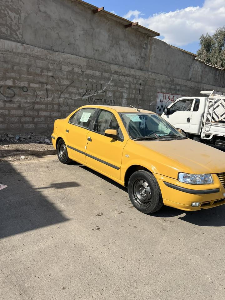 سلام وعليكم سمن 12 رقم نكليزي البارحه حولته بسمي هيه مصفره 27 السياره احله من الصور الله شاهد السياره بل كارتون شنو الي تريده بيه شغال  ***********
