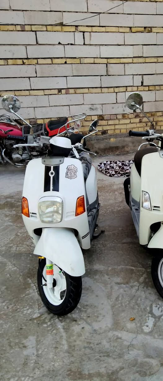 السلام عليكم..
دراجه ماكس بوليسي سرعه 120
بلاد من البرغي للبرغي 
كفرات ختم واحد وبيه دبل ذهبي بلادي وتعلاكه 
دراجه اي نقص مابيها ابد
مكينه خرسه دراجه مال رمبـه جيب الف فيتر يفحص  
مكاني : الديوانيه حي الجامعه 
📞 ؛ ***********
