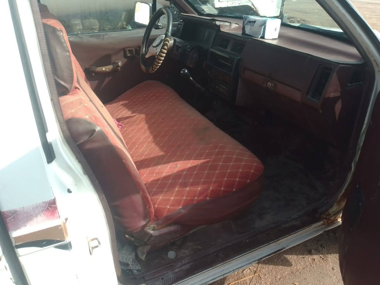 السلام عليكم بيكم نيسان تك قماره رقم قادسيه السنويه 2027بعده ما منتهيه تحويل موجود مكينه كير بلاد خير من الله حداده فول تخم تاير دواخل نضيفه سياره مكفوله من ضربه و رقم شاصي جاهزه منك لشارع السعر 36 وبيه مجال مكاني البصره الهارثه رقم الهاتف ***********
