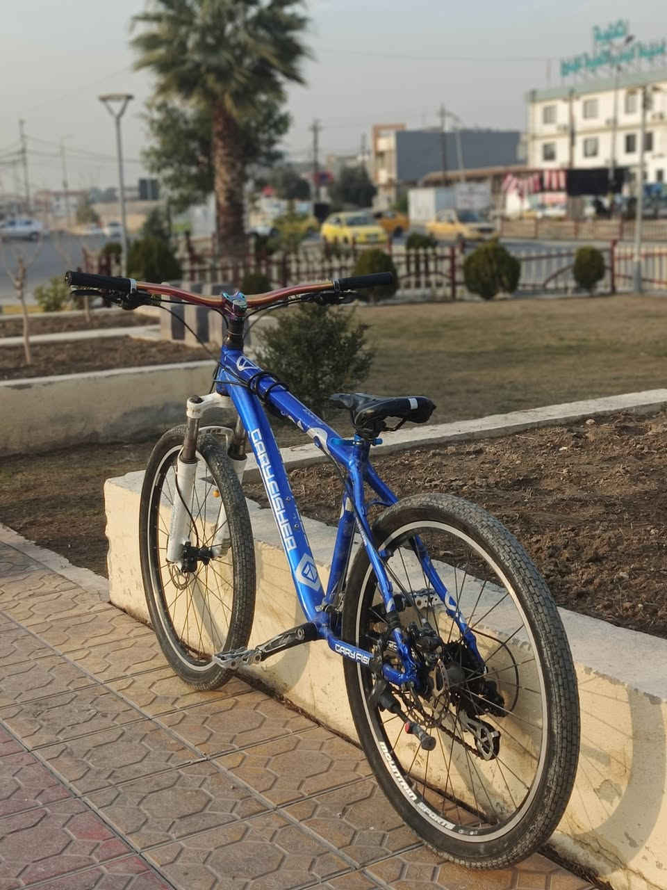 السلام عليكم اخوان متوفر دراجة للبيع
ماركة گاري فيشر امريكي (( فرع من افرع تريك العالمية TREK ) 
سستم شيمانو Shimano التوس 8*3 
بريكات هايدروليك Shimano mt 200
الويالة / البطيخات / البريكات / النقال الامامي / العقرب / الدسكات / الشفترات كلهم شيمانو 
معدن الدراجة المنيوم 
الدراجة مزودة ستيرن و رقبة 7 الوان 
دبل امامي ماركة SR 
السعر 250 وبي مجال 
التواصل خاص او على الرقم 
للأتصال***********
مكاني الموصل الايمن
