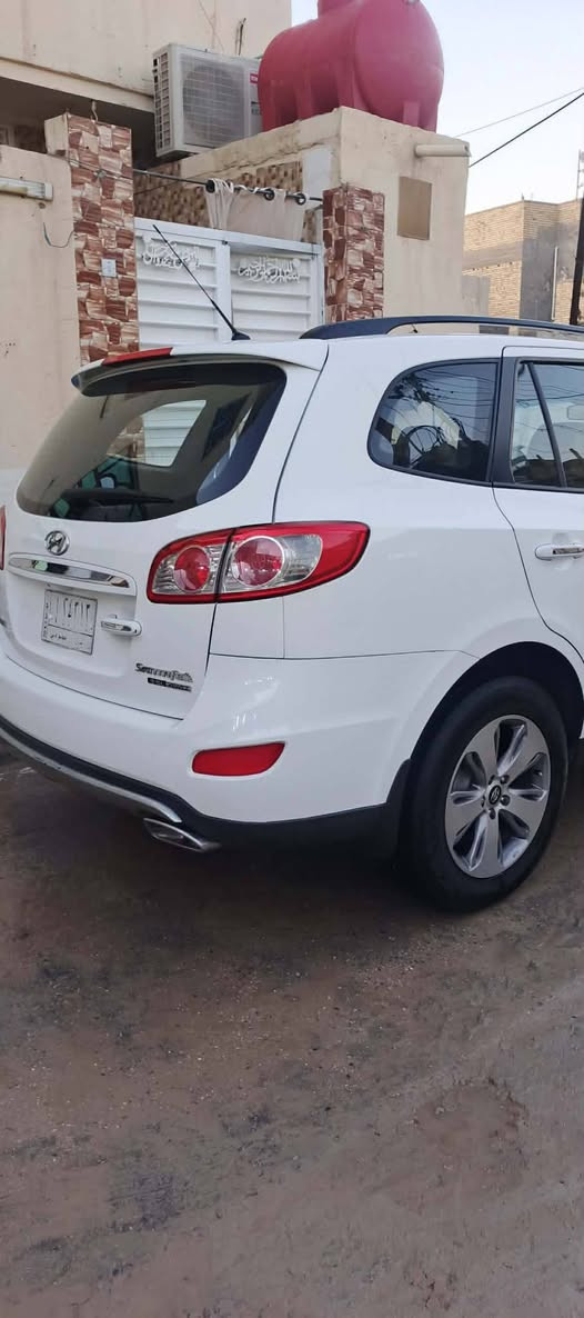 سلام عليكم للبيع سنتافي موديل 2012 مكفولة كفاله عامه من الصبغ والبارد سياره جديده لوك بمعنى الكلمه وحلى من الصور مواصفات 7 راكب 3 قطع تبريد اناره ترحيب ويل كروم شاشه اشاير بلمري يده ستيل فول داخل بيجي دواخلها جديده السياره محرك سته سلندر 3500   كير عل شركه حدايده جديده تخم تاير سياره على ايد واحد من الشركه لحد الآن رقم بابل تحويل مباشر السعر 150 وبيها مجال للشراي مكاني بابل القاسم ***********.  ***********.
