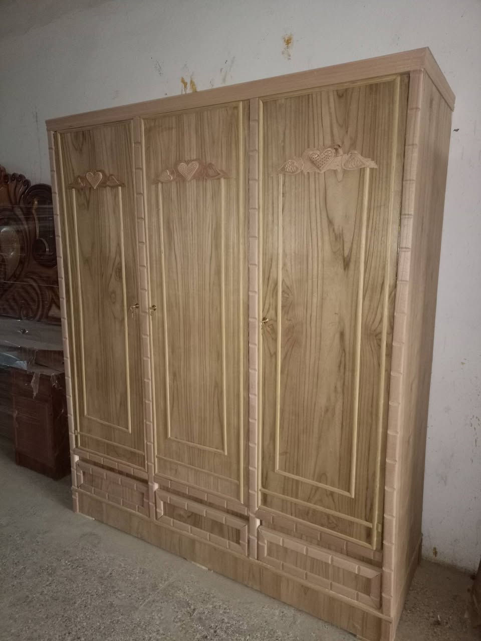 كنتور ابو ل 2 باب جديد السعر 150الف مع الصبغ والتلميع واليدات كامل
كنتور ابو ل 3 باب جديد السعر 220 الف مع الصبغ والتلميع واليدات كامل 
كنتور ابو ل 4 باب جديد السعر 250الف مع الصبغ والتلميع واليدات كامل 
بوفية مترين 120الف مع الصبغ والتلميع واليدات كامل 
بوفية مترين ونص جديد السعر 125الف مع الصبغ والتلميع واليدات كامل 
رقم الهاتف *********** 
يوجد خدمة توصيل باجرة
