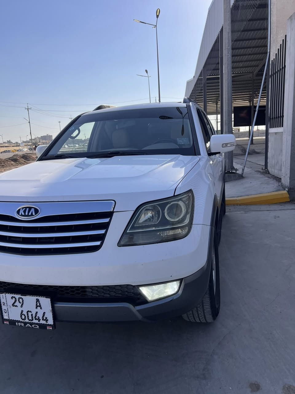 سلام عليكم. مديل 12 فول عدا البصمه بدون نقص اي شي. محرك جديد 100/100 وكير هم جديد بجم زنون صدر امامي خلفي  السياره نضيفه بيها تبديل فقط جاملغ وبنيد اصليات لباقي مكفول.  رقم مميز بسمي 130 وبيها مجال ‭0771 489 3794‬
