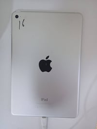 اخير قطعه ايباد ميني 4 اذكره 16 تحديث15  بي خلل بطاريه يشتغل عن طريق ش...