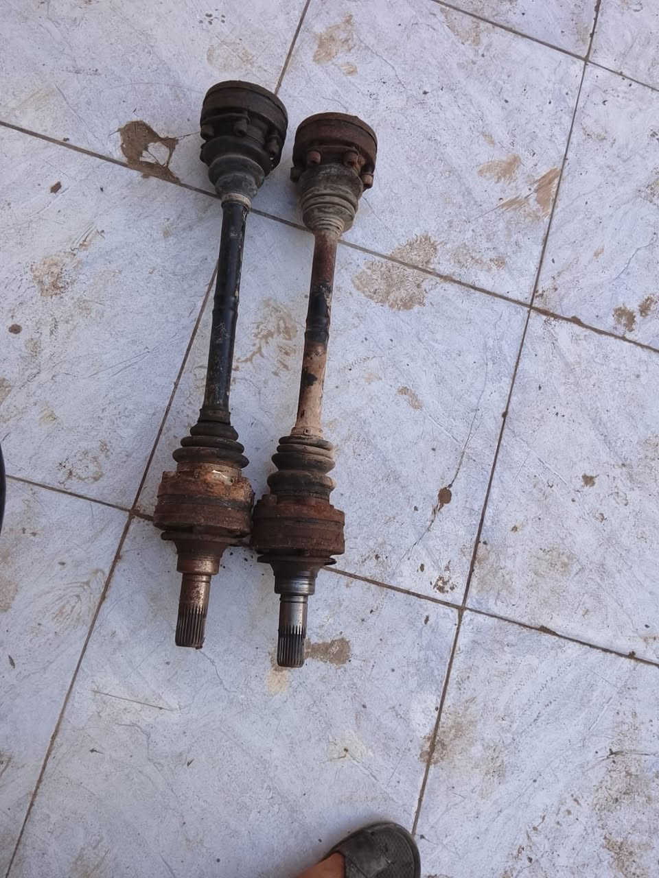 من رخصه الادمن. المحترم. زوج درايم شفت حجم 700سعر 50الف ودركه سعر 20الف ناصريه توصيل اكو مكلف بلنشر اتصال فقط ***********
