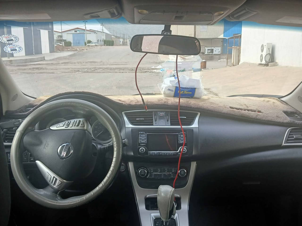 نيسان سنترا SV 2015 
فول مواصفات 
محرك 18
بصمة
بصمة ابواب
تحكم ستيرن
كاميرا
شاشة اساسية
سلايد 
تبريد ثلج
كير ومحرك بشرط
نظام ايكو و سبورت
وارد امريكي 
بيها 4 قطع صبغ بدون دواخل 
ماشية ١٤٣ الف ميل 
محرك ممفتوح
تايرات جداد
باتري جديد 
ماتحتاج مصرف 
هزة  جديد 
سنوية 2027
لتواصل *********** أربيل, العراق
