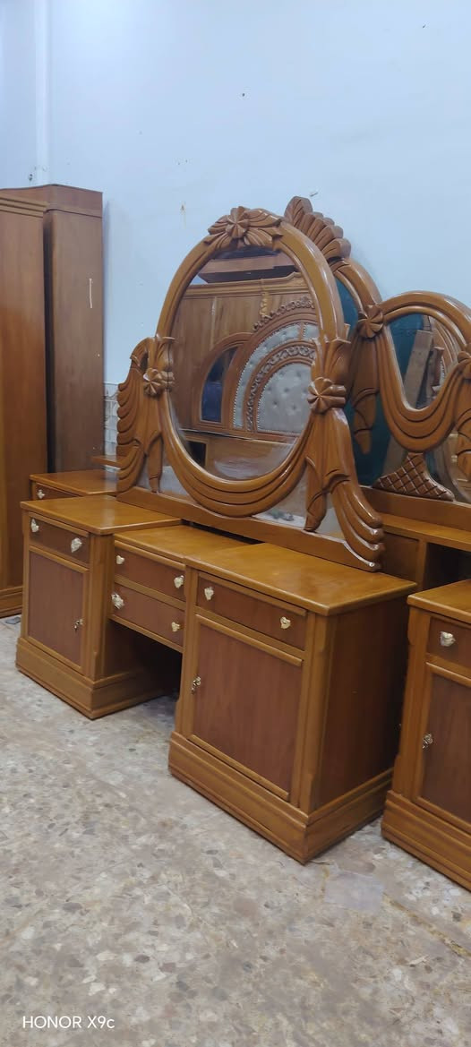 السلام عليكم غرفه كامله ام الخمس بيبان شغل درجه اولى  تسكام  غرفه كامله وجاهزه اي نقص ما بيها السعر 775 شامل الشد والتوصيل مجاني داخل النجف والشراي يتصل مكاني نجف ناحيه الرضويه قرب الجسر مال الرضويه *********** موجود واتساب
