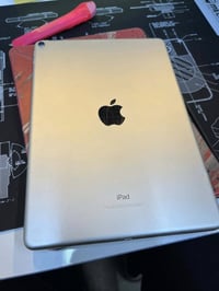 آيفون ١٢ برو ماكس • كامون ٤٠ برو فايف جي • ايباد برو ٢٠١٧