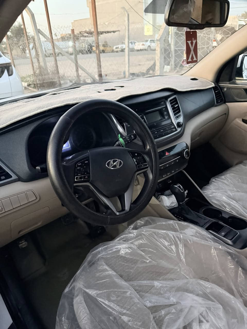 توسان 2016 وارد خليجي مكفوله من الصبغ فقط بارد موجوده بالسونار 
. تحكمات ستيرن  
. رقم بغداد مشروع وطني بأسمي 
. ماشيه155
. اشاير بالمري. 
. مكان السياره بابل 
. مكينه 2000 دوش
. 3 وضعيات قياده
السعر 162
***********
