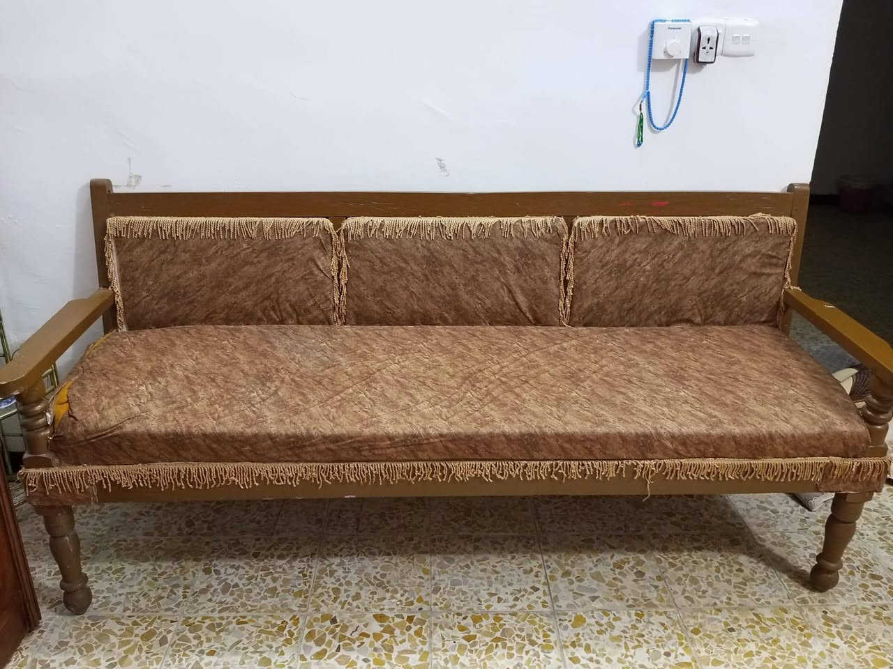 كلهن 250
الواحده 75
*********** عمارة, ميسان
