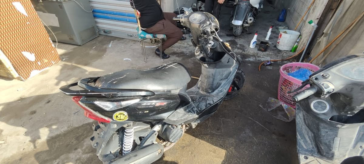 كفرات كله بلادي مبدل بس الراس و تشغيلها سلف و هندر درتجه نشطه خير من الله كهربائيات و اشاير كله شغال مكينه ما مفتوحه نقوصاتها بس اضائه اماميه و براغي للكفرات ثعلب GTR  سعره 600 و بيه مجال العنوان مدينه قطاع 60 رقمي*********** متواجد واتساب
