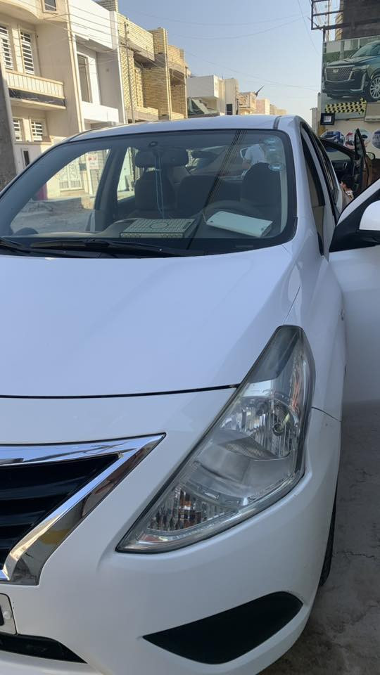 سلام عليكم نيسان صني موديل 2020 بأسمي تحويل فقط ماسوي وكالة ماشية 100 كير ومحرك مكفول 
تخم تاير جديد باتري جديد تلبيسة دوشمة جديدة بيها كم رصعه وشخط بالقمارة صغير جدآ 
بدون صبغ بدون بارد بدون تبديل اي قطعة 
مكاني بغداد 
***********
