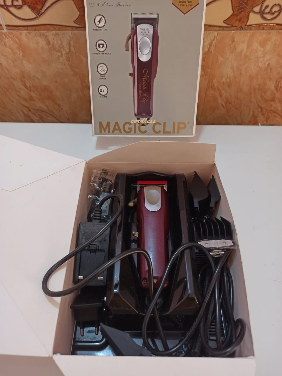 ماكنة ويل ماجك استخدام قليل مع كل ملحقات ٨ نمر مع مشط مع شاحنه سعر مناسب ويوجد توصيل
***********
