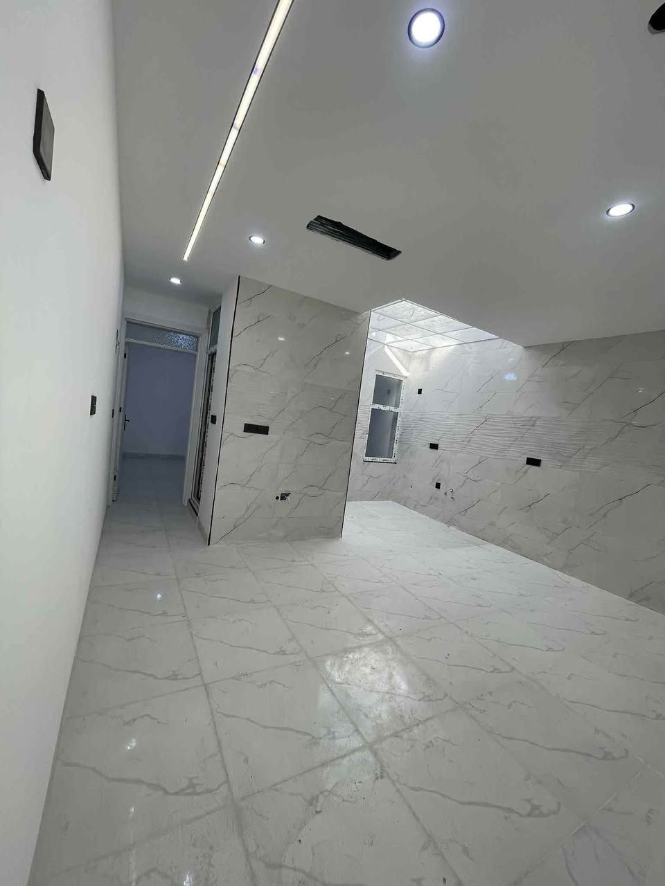 دار للبيع ١٠٥ متر بيناء جديد كامل مواصفات بيت قاط و نص 📍موقع كركوك دروازه قرب بيت محافظ -سعرا كلش مناسب استفسار اكثر اتصل علي ارقام (*********** ) (***********) كركوك, العراق
