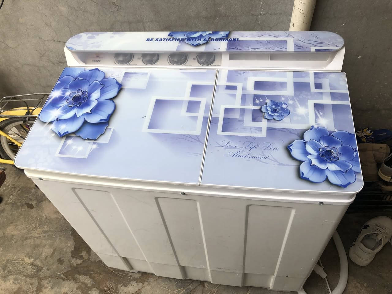 للبيع غساله
نضيف اي عيب مابي 

حجم كبير 

رقم***********
