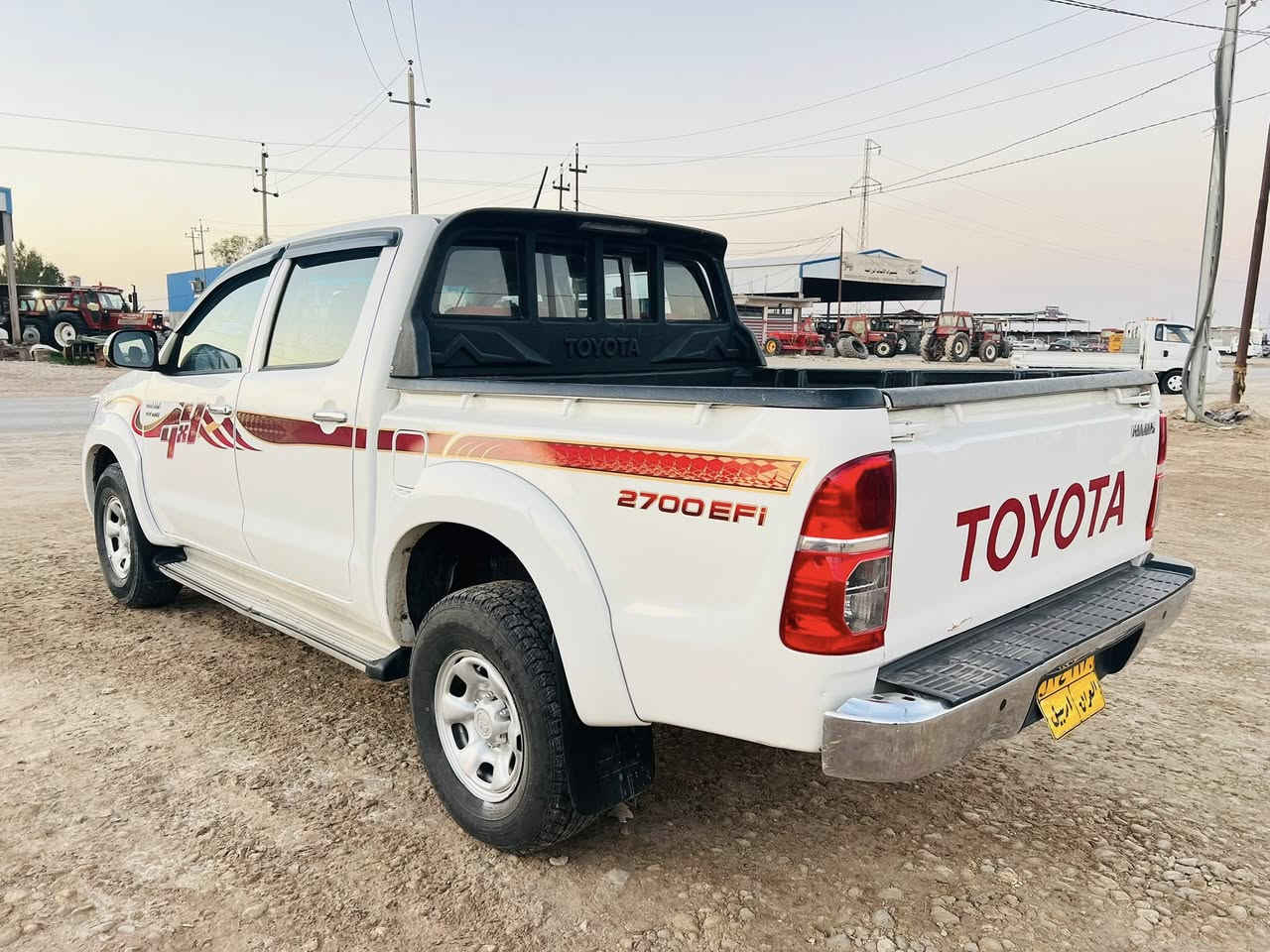 للبيع فورويل 2013 كير عادي
بانزين رقم اربيل تحول وكاله حاضر 
السعر 185 بيها مجال 
مكان واسط الزبيديه 
***********
