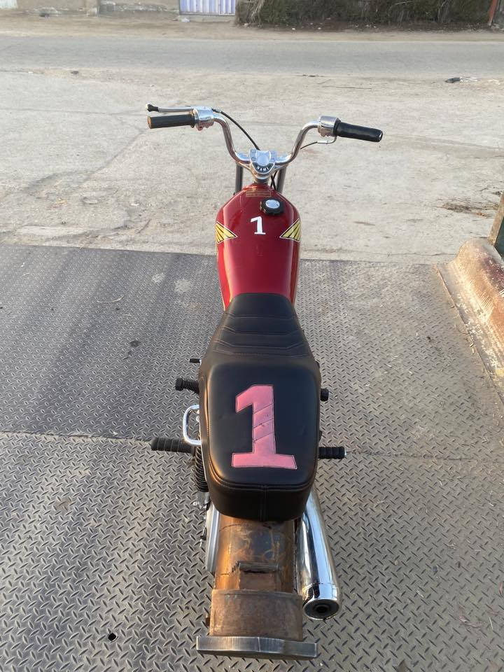 سلام عليكم  لبيع دراجه نامه شاصي 16تعمير جديد أوراق مكاتبه شارع فقط   سعر 650وبيها مجال قليل  مكان النجف


**إذا كنت صاحب هذا الإعلان وتريد حذفه لأي سبب، رجاءا أرسل رسالة إلى الدعم الفني**