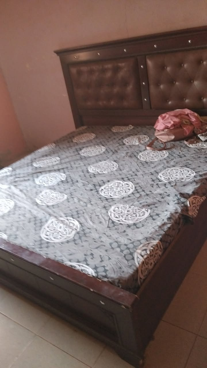 السلام عليكم
غرفه نوم للببع


**إذا كنت صاحب هذا الإعلان وتريد حذفه لأي سبب، رجاءا أرسل رسالة إلى الدعم الفني**