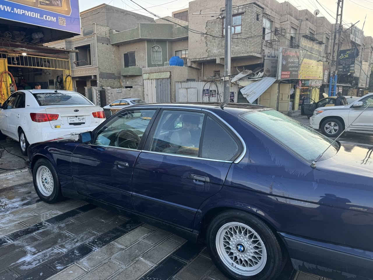 سلام عليكم  BMW535iللبيع
سياره كُلش حلوه ونضيفه كشرها نضيف لا جراد ولا خياس  مكينه وكير نضيفات لا طبه كير لا تبخير لا تنقيص التبريد منضومته وكامل كلشي بي والسياره مابيها كل نقص سماعات مسجل كهربائياتها كلها شغاله سعرها 48 وبيها مجال للطيبين الرقم/*********** واتساب ورصيد موجود 🤍. 
مكاني/ بغداد جانب الكرخ 🤍.
