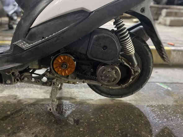 السلام عليكم ماكس عدله كفاله عامه الدراجه كلها جديده الدراجه بيها تزويد صلنصه رياضي بلاد وكلجات رياضي الخلفي بلاد والامامي شديته اصلي فول شلعه ومعدل سعر الدراجه 900 وبيها مجال الدراجه مو سعرها بس متوازي على بيعتها محتاج مكان الدراجه طويريج. للاتصال ***********
