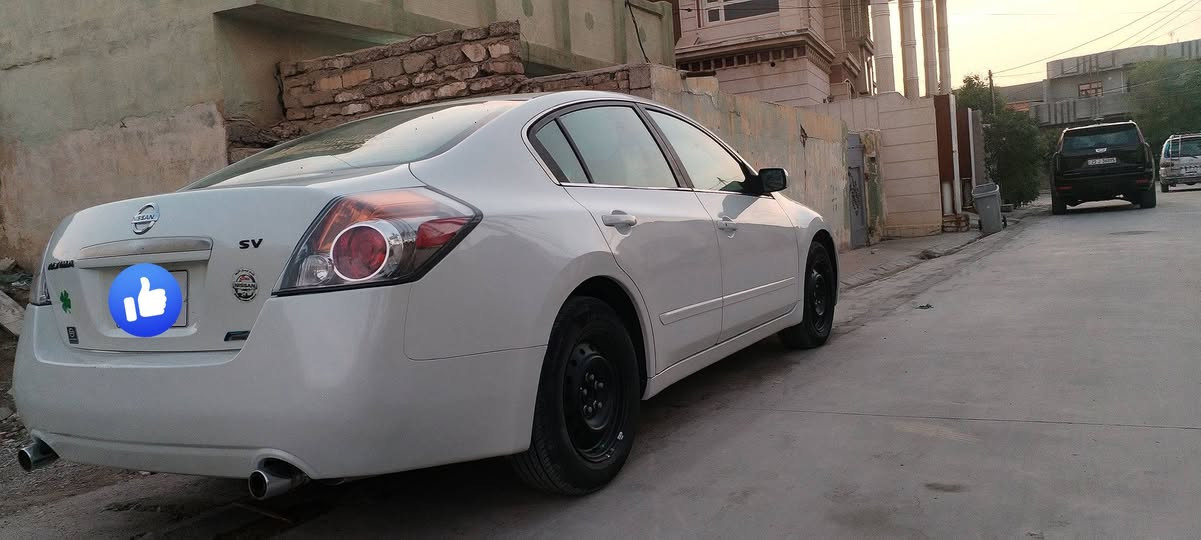 نيسان التيما 2009 امريكي رقم بغداد الجديد سعرها 80 وبيها مجال كير ومحرك وتخم تاير  وصدر جديد كامله بدون نقص ضررها جاملغ خلفي مصبوغه للجماليه ***********
