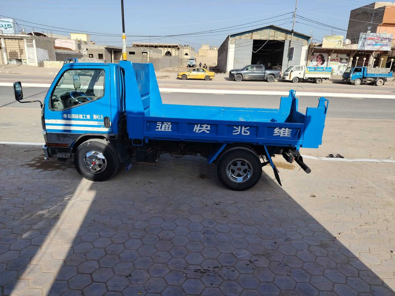 السلام عليكم كنتر بزون للبيع  رقم قدسية موديل 93 مجدده ل30 محرك104جديد عنوان نجف *********** ابوعلي
