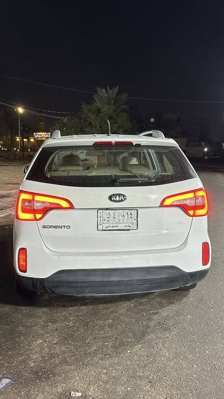 السلام عليكم سورنتو 2015 خليجي كفالة عامة من الصبغ والتبديل السيارة جديدة وعلى ايدنا من سنة ال 2016 رقم بغداد بأسمي 
السيارة ماشية 108 كيلو
حدادية امامية جديدة 
تخم تاير جديد
تبريد صيانة كاملة بالصيف
ادامة كاملة للمحرك بالصيف
مكان السيارة كربلاء 
السعر 170  $ وبيها مجال 
رقم التلفون ***********

