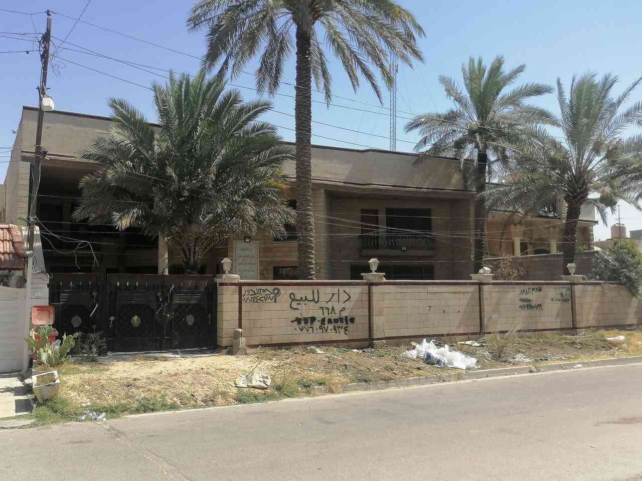 العقار للبيع
اولا.. دار في حي العدل خلف أسواق الربيع

     مساحه ٦٦٨ م   قريب على الشارع الرئيسي

ثانيأ...  دار في مدينة الكاظميه 

       شارع المشاط  قرب حديقة جنه عدن
للاستفسار ***********
