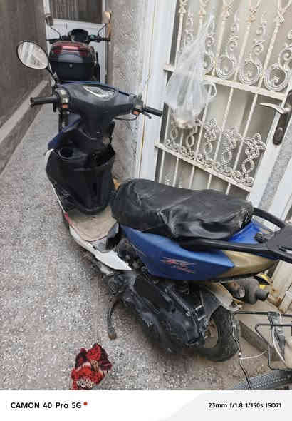 سلام عليكم دراجه سيام موديل قديم للبيع محتاجه تجفيت سعر 150 وبيهة مجال مكان نجف شارع المطار باب الخروج نزله الشفلات رقم هاتف ***********
