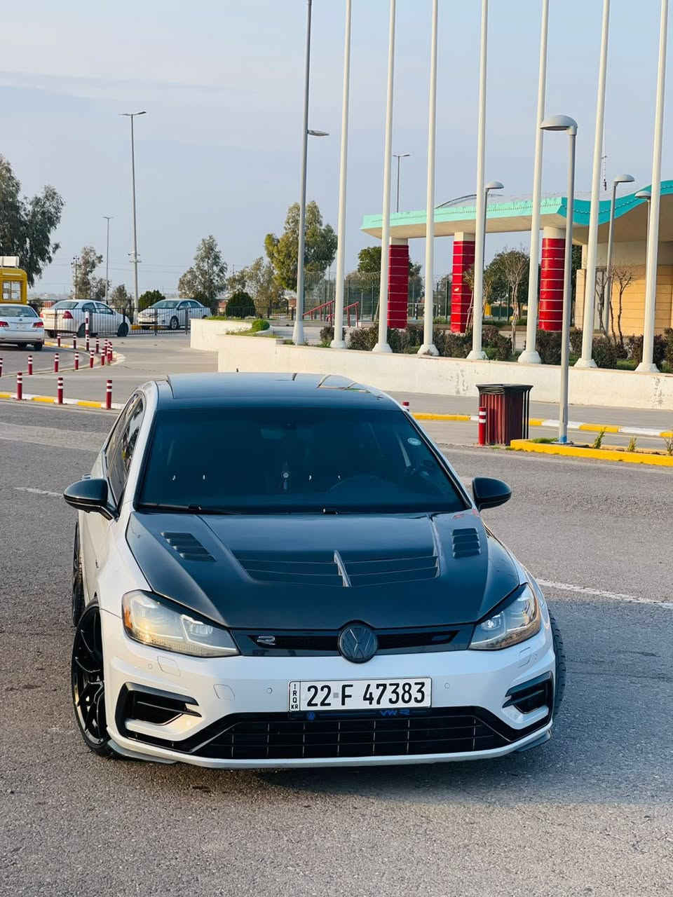 .                   گۆڵف ئاڕ خەلیجی ۲٠۱۹

۲ پارچە سبوخە بێ ژۆرێ سەیارەکە نموونەیە لەجوانی کامل جوانکاری بۆنید کاربۆن ویلی رایس لەفی سپۆڕت باڵی ستایل ئەمریکی سەرەگزۆزەکانی مارکەی APR بەرمەجەی ٥ ماپی لەسەرە سەیارەکە دینارەک مەسرووفی تێدا نیە زۆر خاوێنە لەبۆ تفاسیلی زیاتر پەیوەندی بکەن بە رەقەمە(***********) واتس ئاپی لەسەرە
