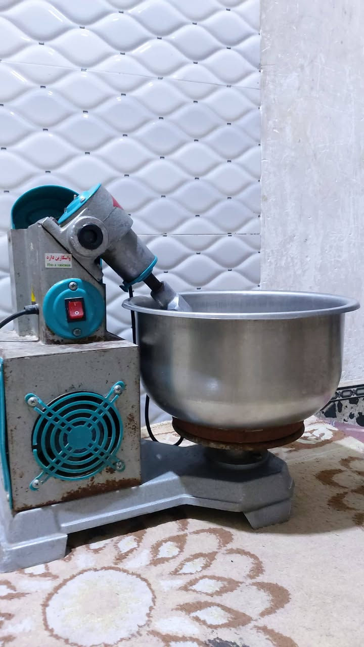 عجانه كبيره خمسه كيلو
سعر ١٥٠ رقم
***********
