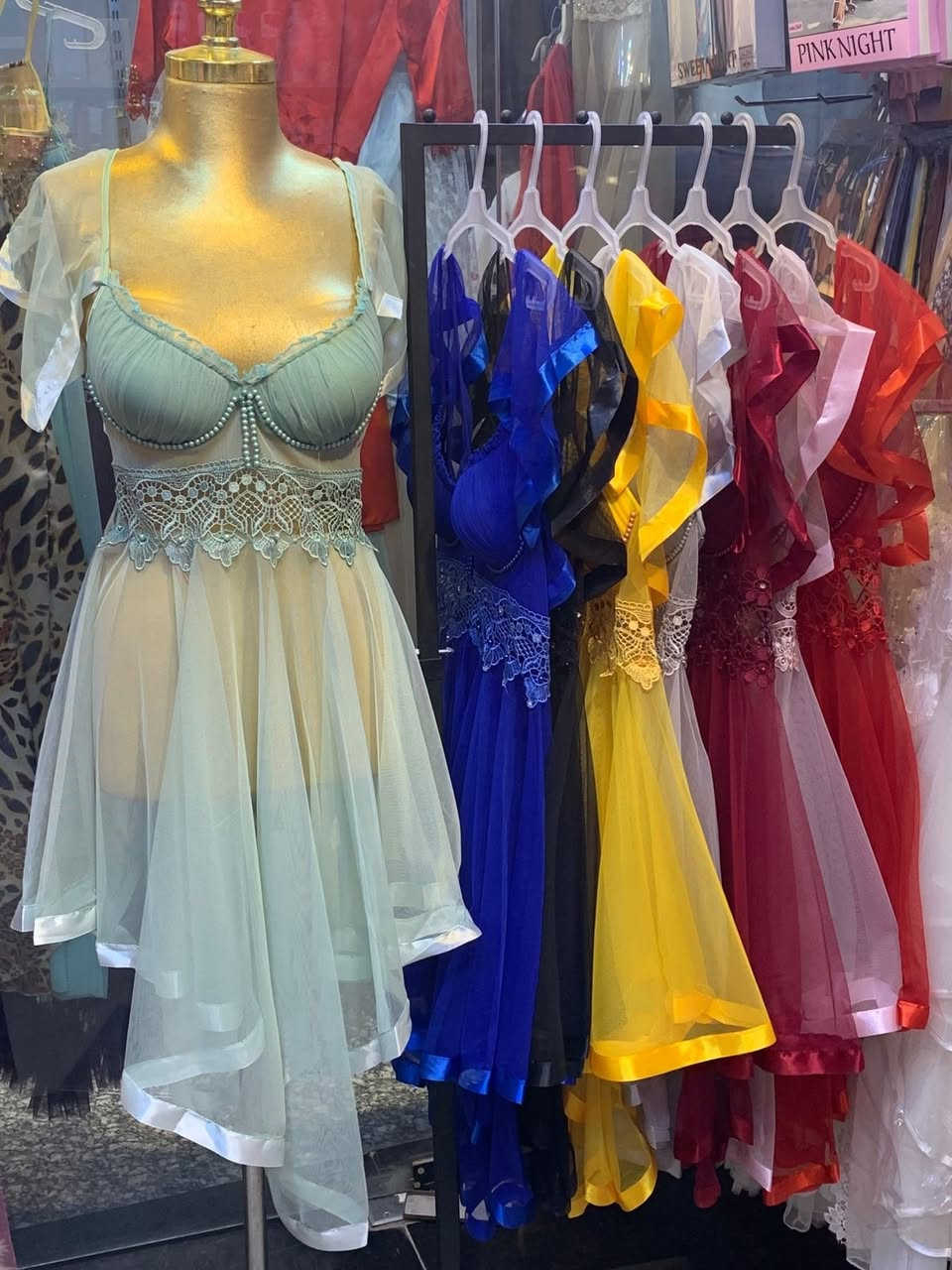 متابعه للبيج 
العنوان / السماوة / السوك الفوكاني  مول ابو مهدي / المحل العاشر على اليمنة/ ستايل العروسة النسائية والكوزمتك


**إذا كنت صاحب هذا الإعلان وتريد حذفه لأي سبب، رجاءا أرسل رسالة إلى الدعم الفني**