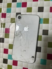 آيفون XR • ١٢٨ • سيم ما يشتغل