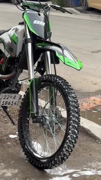 قفاز xموتل دراجه صارله سبوعين من نزلت من معرض ودراجه ضلت فقط للعرض لاط...