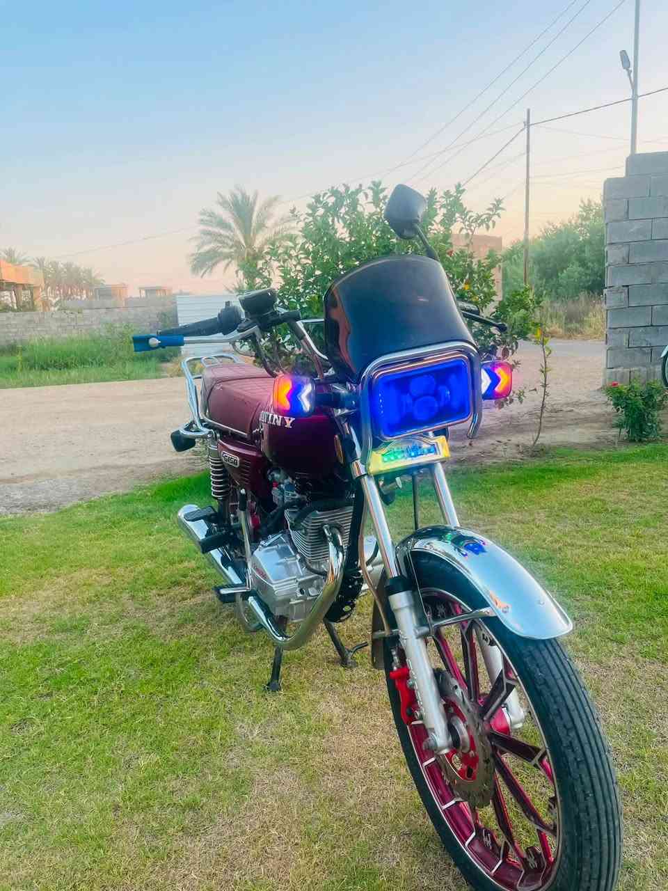 بسم الله متاح دراجه للبيع موديل 2025 بلاديه الله شاهد من جبته لهسه ماطبيت ابو تصليح نضيفه واستخدامه قليل محرك 150 تيرات جدد اشاير جدد كلشي ع وضع البلاد تشلع تضرب تراي ترايه يشك الشارع صالصنه كاتم مكاني جزيره خالديه ***********
