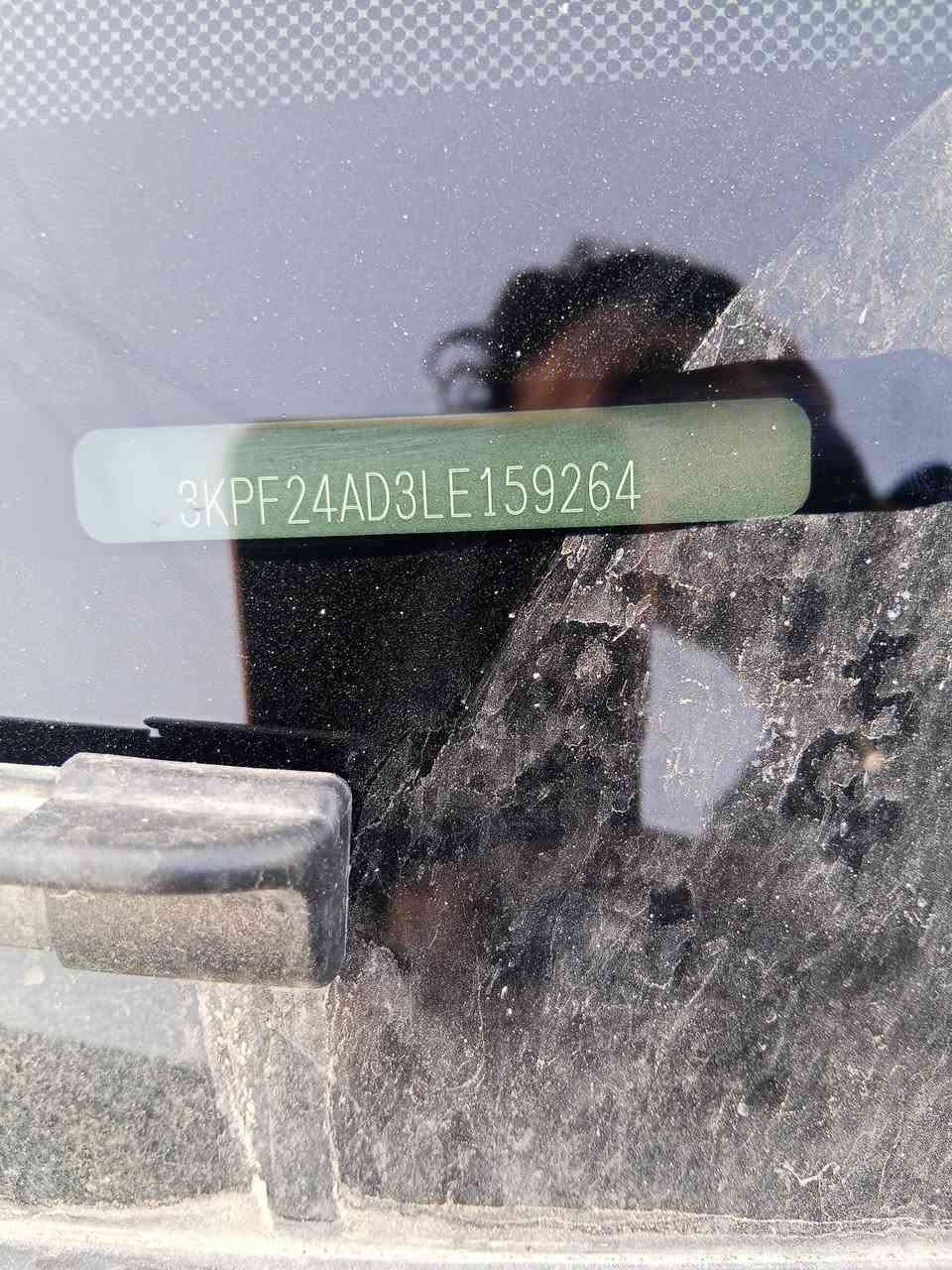 سلام عليكم 
للبيع كيا فورتي موديل 2020 بدون يرباك 
جهه السائق بيها كلير اليبل واحد بس قبق 
الجنطه مبدل 
الكير At السيارة معوقين عارضها 128
و هذا رقم بي واتساب ***********
