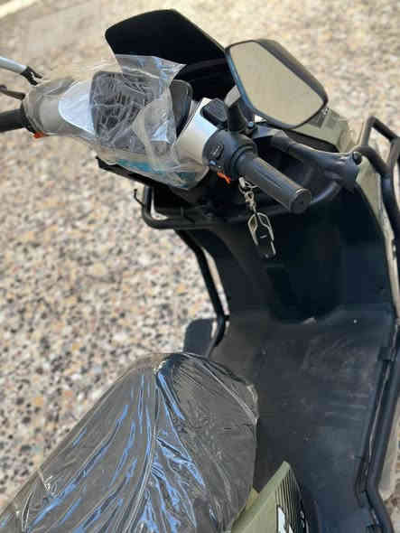 شحن سكنس.
اخت الجديدة نظيفة . مدرعة من كافة الجوانب . عنوان بغداد كرادة .

السعر 950.

***********.
