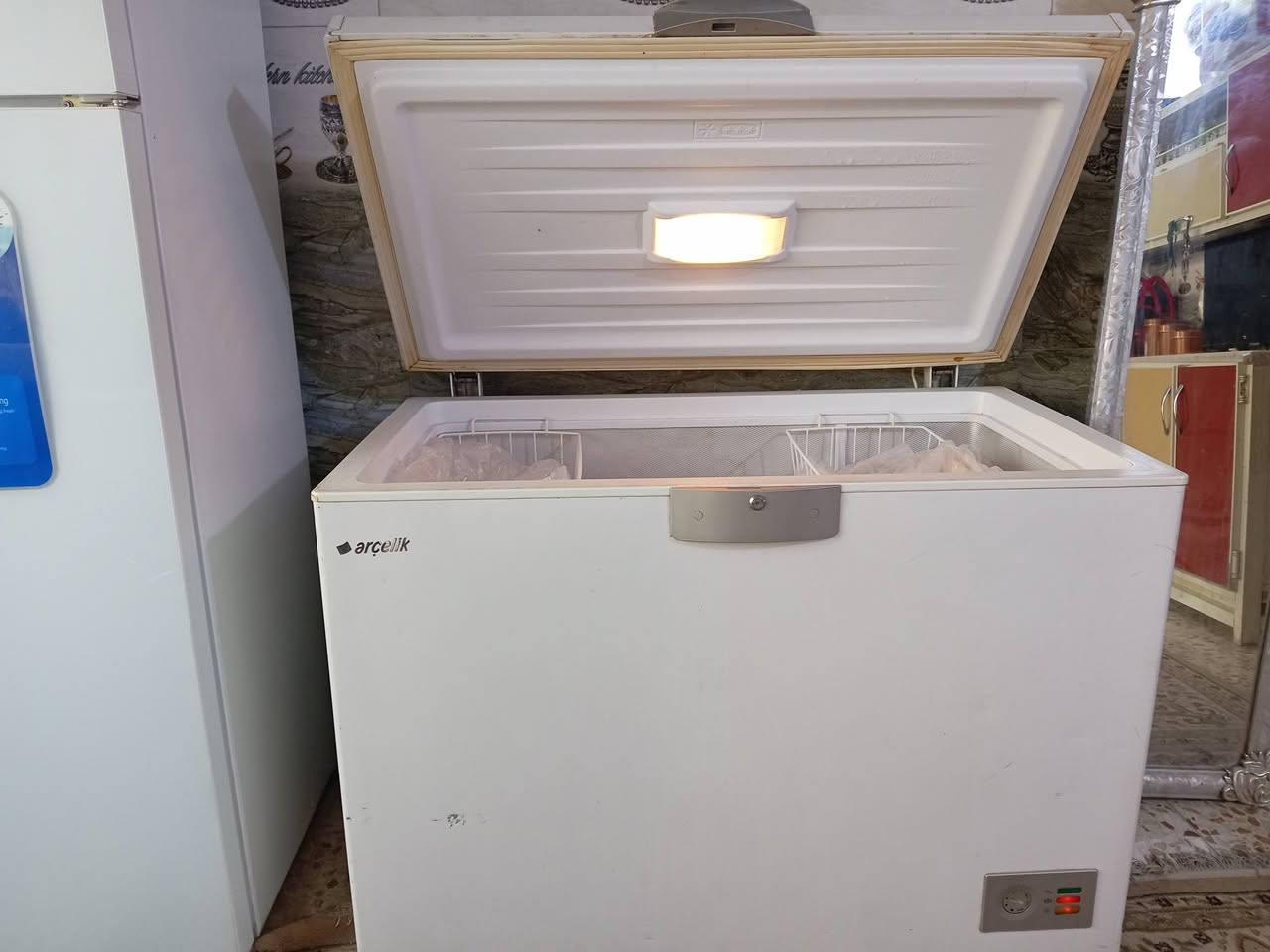 مجمده مستعمله شغاله مابيه اي  عطل سعره ٢٥٠ وبيها مجال


**إذا كنت صاحب هذا الإعلان وتريد حذفه لأي سبب، رجاءا أرسل رسالة إلى الدعم الفني**