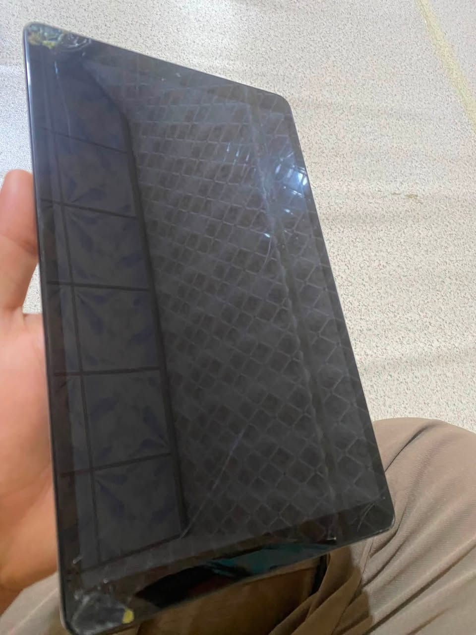 سلام  عليكم ورحمة الله وبركاته Tab A مستعمل فقط كسور بي شغال من كلشي مامأثر علىً لمس ذاكره 32 سعر 80 قفل قفل قفل عنوانيً البصره ابو الخصيب رقمي ***********
